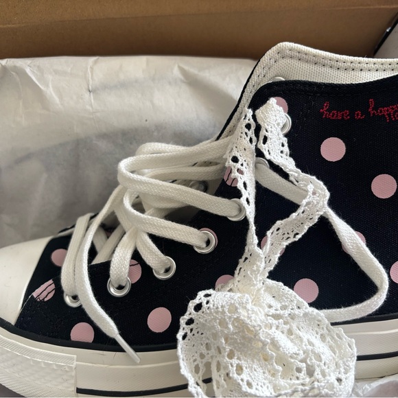 Converse Black and Pink High-Top Sneakers Size 6.5 NWT - Picture 2 of 4